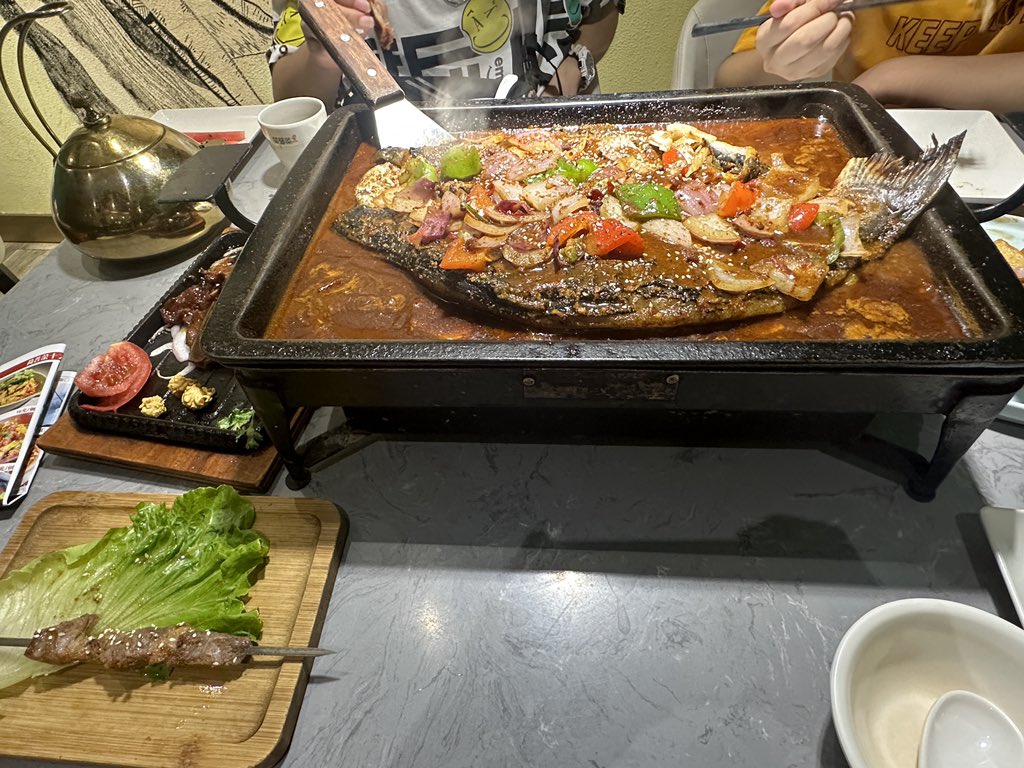 wl3380835206's tweet photo. Chinese grilled fish is really delicious and has a strong appetite! https://t.co/sbx6ayVgGa