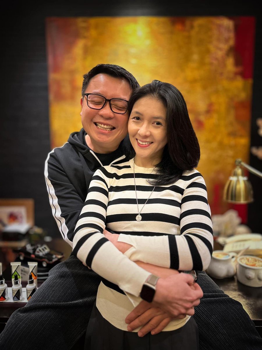 Happy birthday to the woman who lights up my world with her smile and fills my heart with love. Here’s to a day as extraordinary as you are. I love you Vina Yappy ❤️❤️❤️ #theyappys #BirthdayGirl