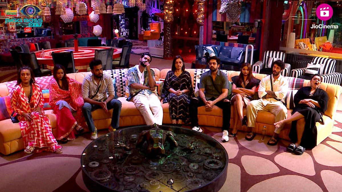 BBTak2468's tweet photo. EXCLUSIVE DOUBLE ELIMINATION CONFIRMED   

 AASHIKA BHATIA WILL EVICT AND POOJA BHATT WILL LEAVE THE SHOW ON WKV 

RETWEET IF YOU ARE HAPPY 

  #ElvishYadav #Elvish #abhisha #elvisha #manisharani #fukrainsaan #abhishekmalhan  #ashkabhatia #biggbossott2  #bbott2 #tejran #Abhiya https://t.co/1L2414jh1U