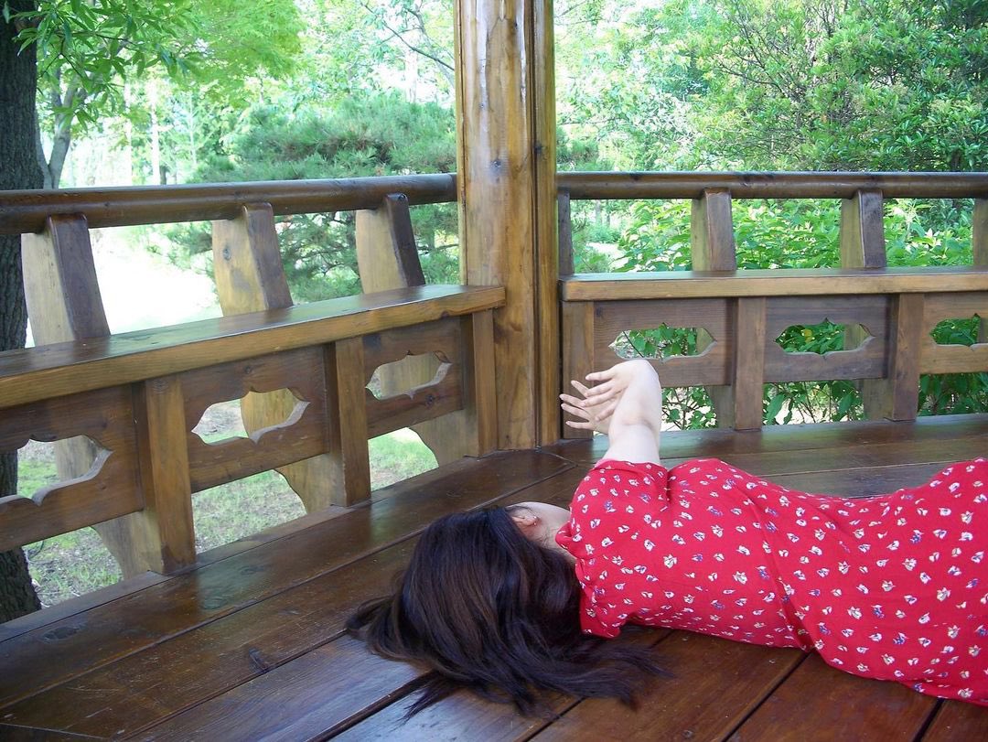 lookshyeju's tweet image. hyeju’s first insta post &amp;lt;/33