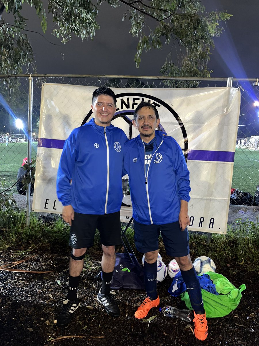 EnfutMX's tweet photo. ¡Terminamos con éxito la Copa 3er aniversario Enfut Nocturno🏆3️⃣🎂! Muchas gracias a todos por su participación 🔥👏🏻 https://t.co/ZUZhiQ6jeD