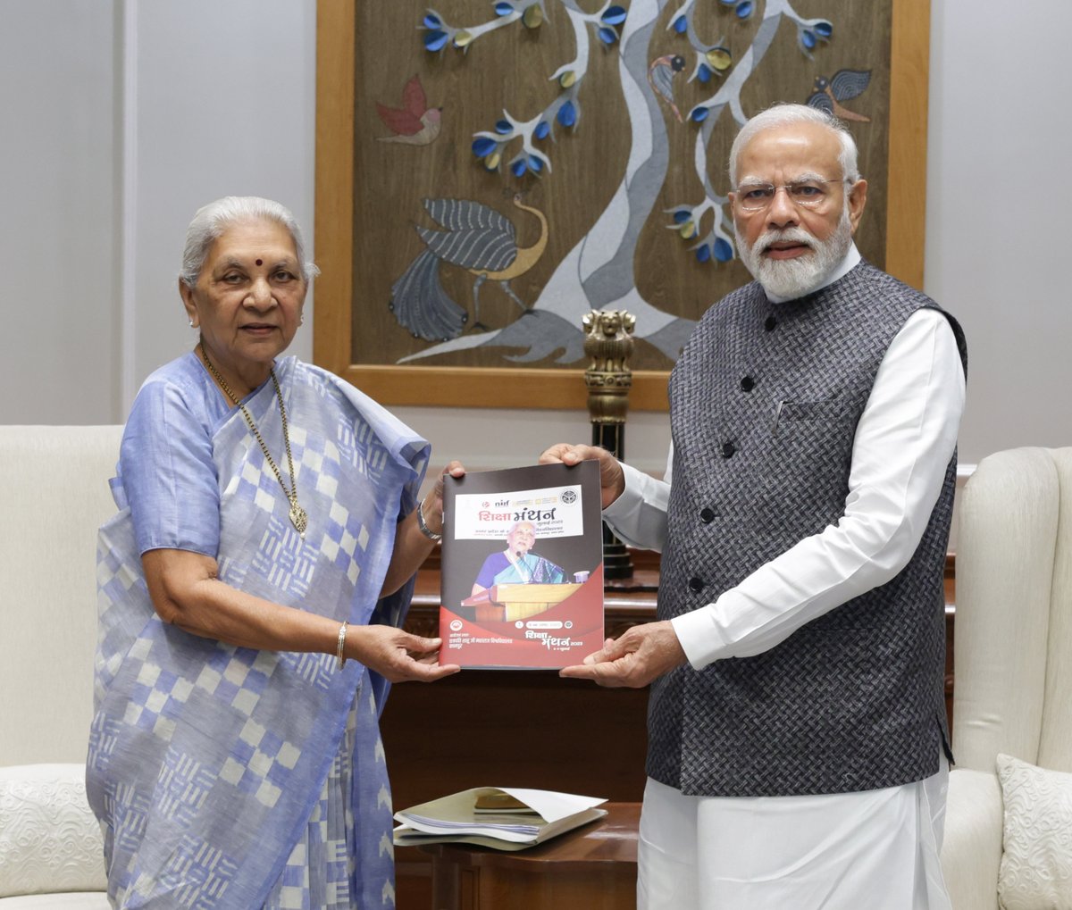 PMOIndia's tweet photo. Governor of Uttar Pradesh, Smt. @anandibenpatel, called on PM @narendramodi yesterday, on 26th July. https://t.co/9Xke5brTvM