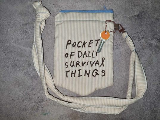 S00SHl's tweet photo. wts lfb ph

occur in summer: daily pocket cream
- 1k (free sf if ncr)
- bought for 1500 (price + isf &amp; lsf)
- never been used but has a little stain at the back (na-stock lang)
- can be a sling, bag pouch, wrist pouch, neck pouch
- will send more pics thru dm

reply/dm to claim https://t.co/16akUY84Ts