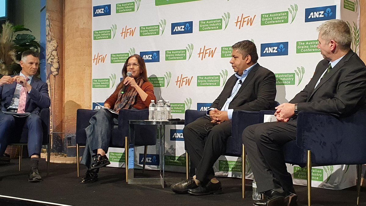 Stephen Thompson of HFW facilitating a session with Lisa Singh, Smith Gupta and Pat O'Shannassy on India - building strategic partnerships for growth and opportunities. #AGIC2023 #GRAIN #grainindustry