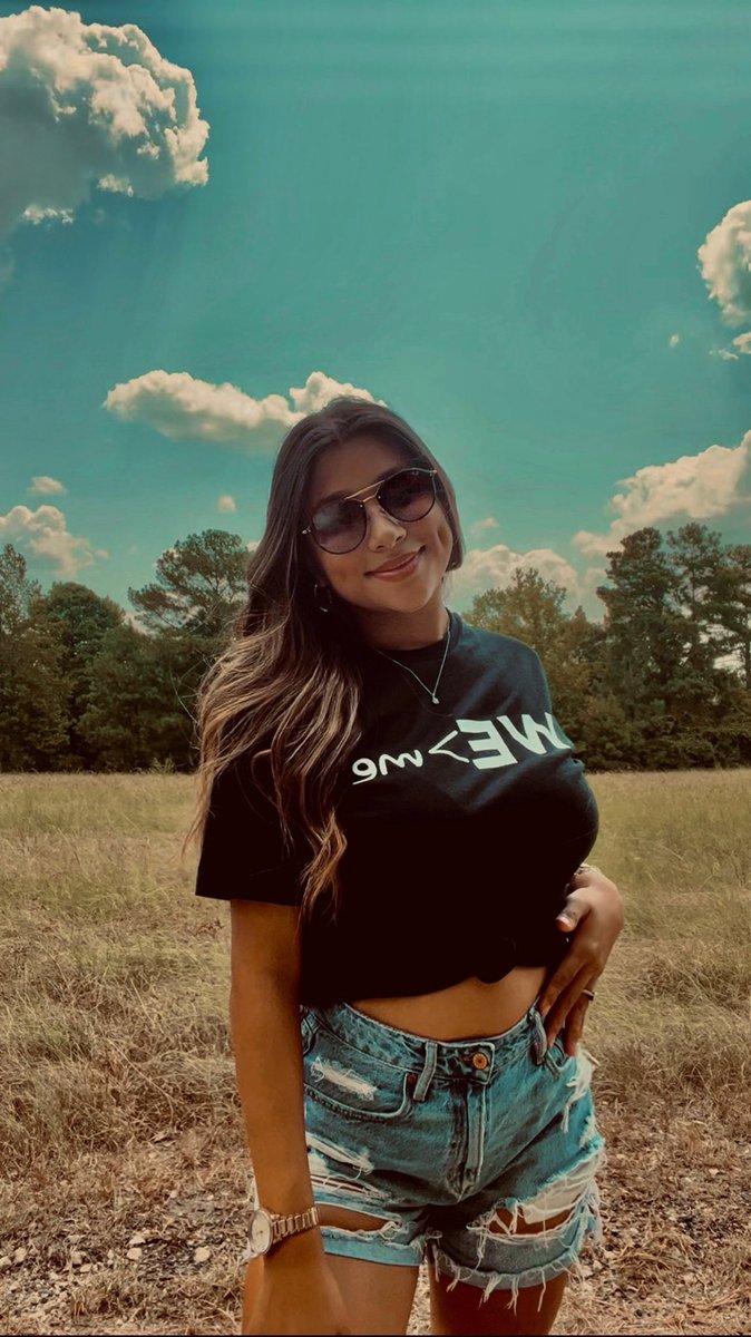 breannfloress's tweet photo. WE > me 🤞🏽🤎 https://t.co/l5H2UuLaHf