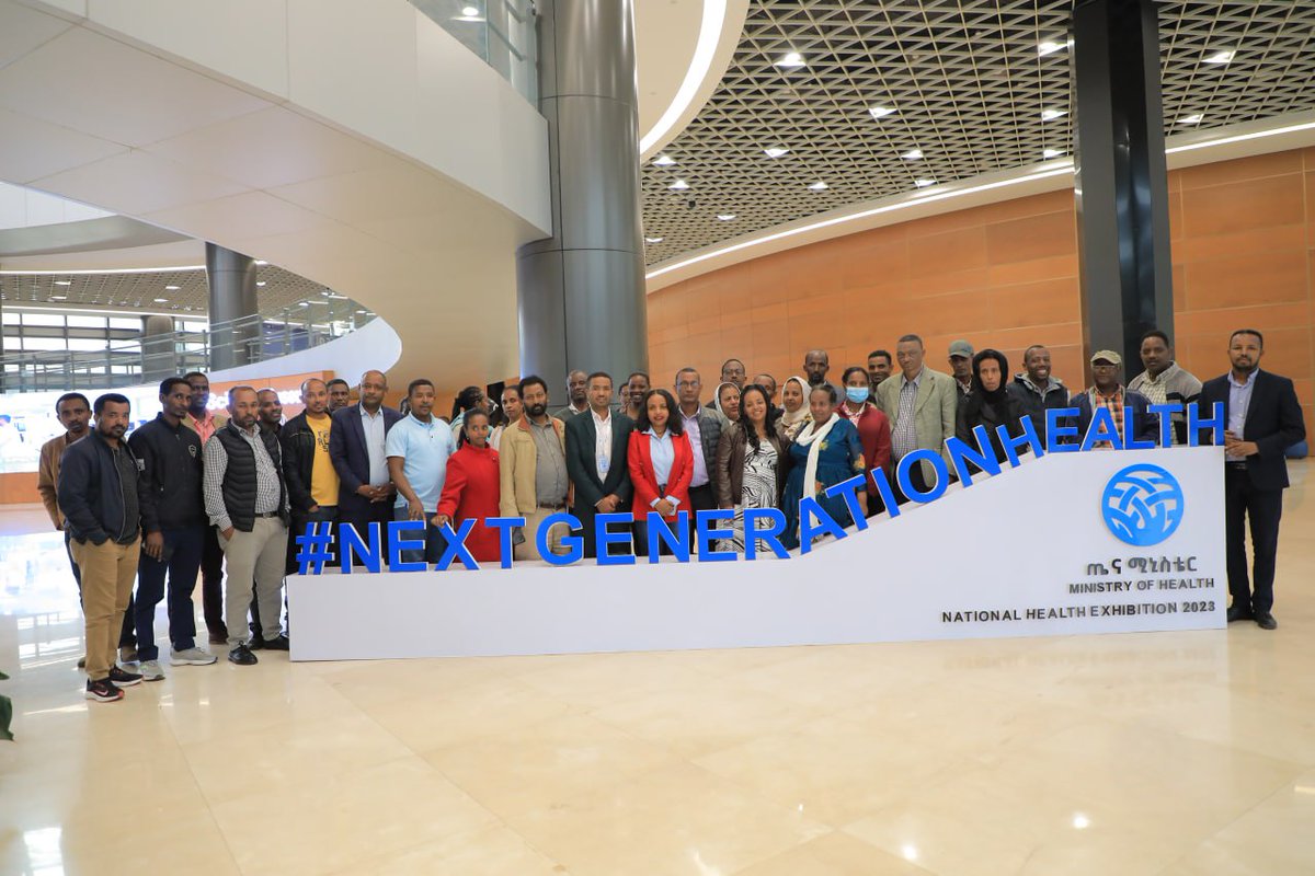 FMoHealth's tweet photo. "ጤናማና የተማረ ትውልድ ለሁለንተናዊ የሀገር እድገት ወሳኝ ነው፤ በጤና ኢግዚቢሽኑ የቀረቡት ስራዎችና ውጤቶችም ይህን የሚያስገነዝቡ ናቸው።" የትምህርት ሚኒስቴር የስራ ሀላፊዎችና ሰራተኞች
#nextgenerationhealth2023
https://t.co/cbWCozlDZc https://t.co/qkfMoQLnNx