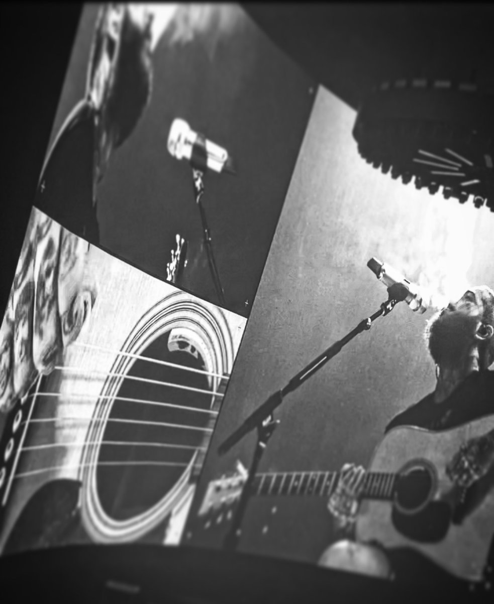 JediMasta06's tweet photo. @PostMalone What a legend, can’t wait to see you in concert again https://t.co/WOZb6iK6xl