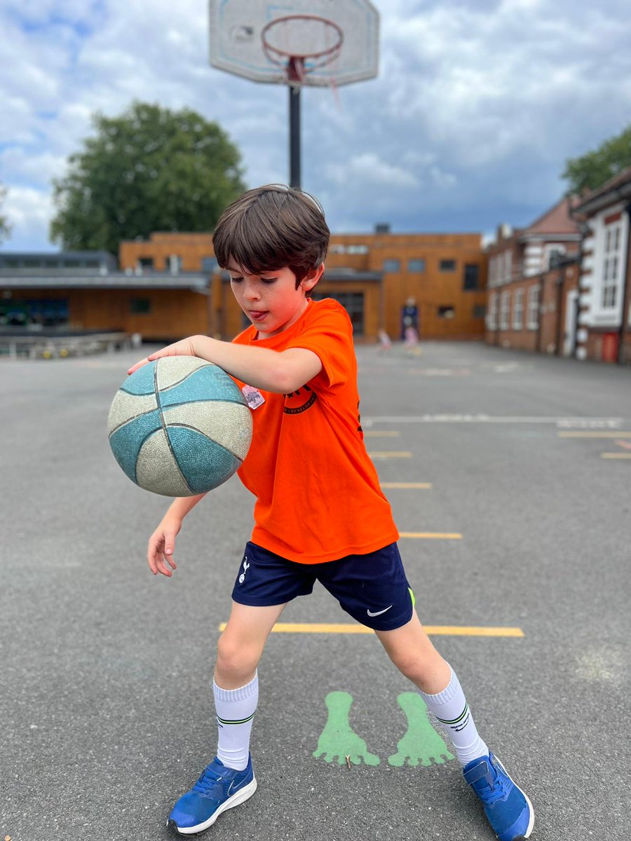 AMSportsAcademy's tweet photo. Having a Basketball Bouncing, Velcro Ball Catching and Dodgeball throwing kind of time at Camp AMSA. 

https://t.co/NyPTDtdWO4 https://t.co/eVDKZ4hzHr