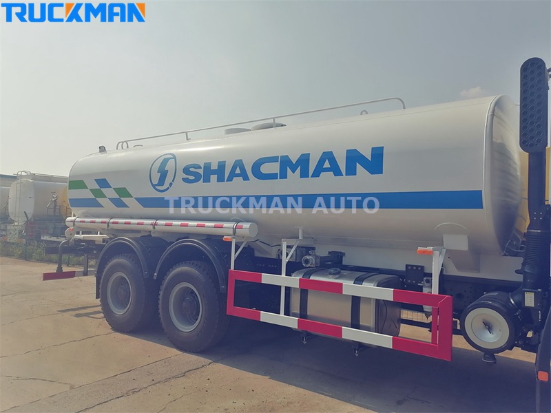 AutoTruckman's tweet photo. ★ SHACMAN Water Truck ★

SHACMAN 6x4 water truck with 20000 liters tanker body, delivery to Cameroon.

https://t.co/e2zTEJU2mR

☎ +86 156 6573 6726
📧 eric@truckmanauto.com
🌐 https://t.co/PZ9oHEKb6o
🌐 https://t.co/yO52xEmqkL

#SHACMANwatertruck #SHACMANtruck #watertruck https://t.co/jfvfRL5LaY