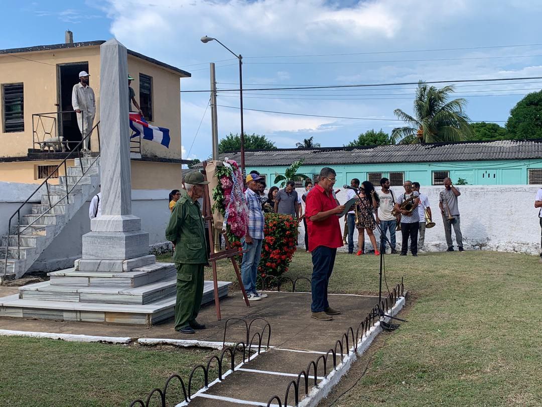 JEmilio1957's tweet photo. Hoy conmemoramos 127 años del primer levantamiento del 26 de julio en la #IslaDeLaJuventud, #Cuba. Un grupo valiente de jóvenes pineros desafiaron al colonialismo español. La Revolución cubana es una sola.  #26deJulio https://t.co/YiiyUTiwat
