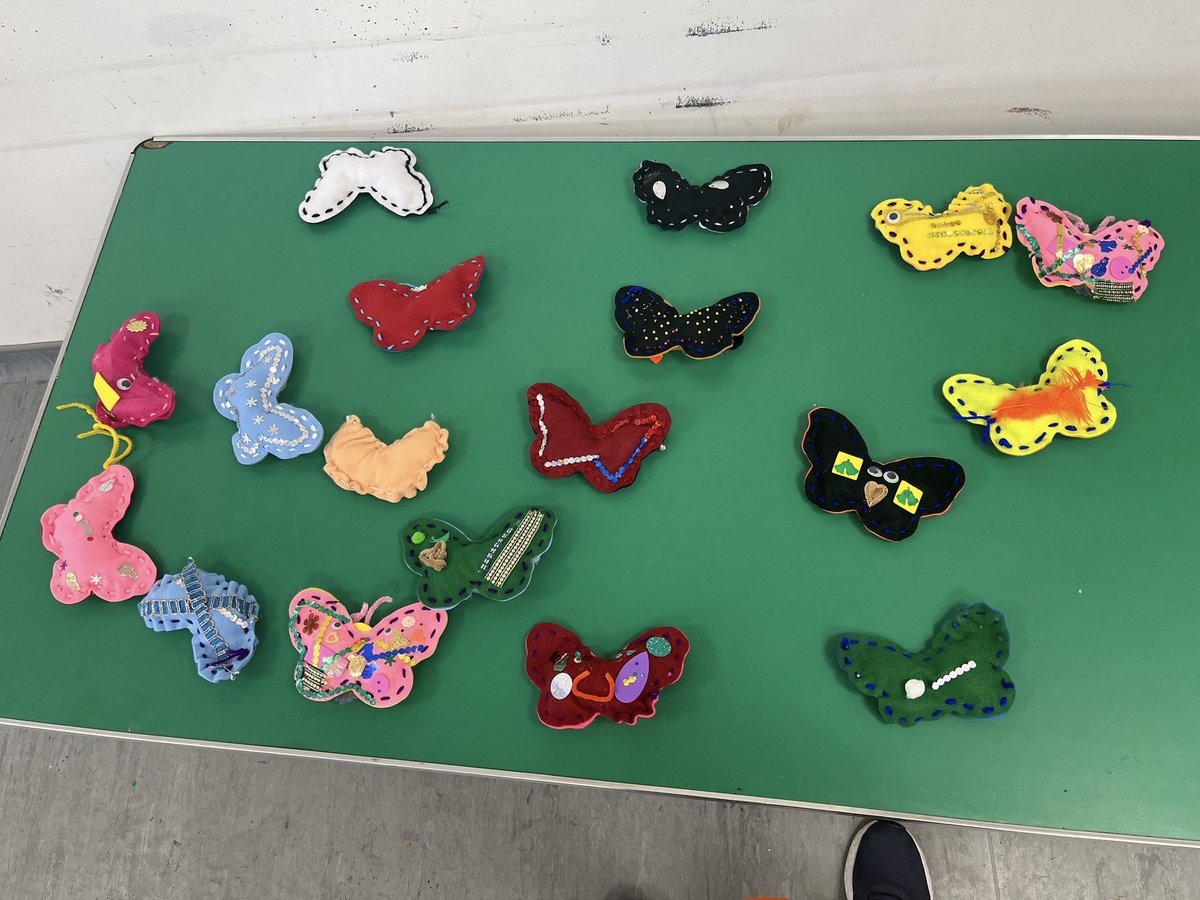 SynergySportsUK's tweet photo. We had a wonderful time yesterday at our HAF camp at Lincoln Carlton Academy. A fun packed morning of physical activity outside in the sunshine, a tasty healthy hot lunch… followed by some arts and crafts, we designed and made our own felt butterfly’s 🦋 ☀️ 🍽️ https://t.co/BhpXC7iLeP