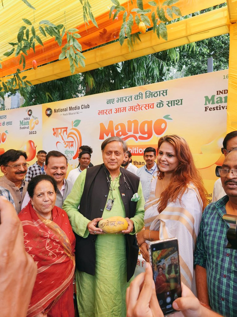 nishaasingh8130's tweet photo. A glimpse of the fantastic programme that took place the day before the mango festival 2023, which was organised by our National media club. Many thanks to all of our guests for participating in this programme 
@ShashiTharoor
@virbhadrasingh 
@irameshawasthi https://t.co/xRYO1nfRJ1