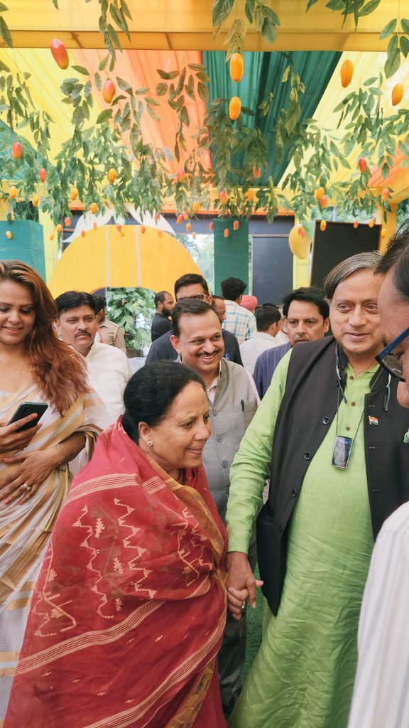 nishaasingh8130's tweet photo. A glimpse of the fantastic programme that took place the day before the mango festival 2023, which was organised by our National media club. Many thanks to all of our guests for participating in this programme 
@ShashiTharoor
@virbhadrasingh 
@irameshawasthi https://t.co/xRYO1nfRJ1
