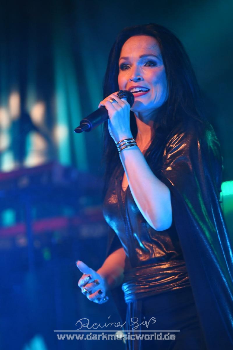 DarkMusicWorld's tweet photo. Unser Bild des Tages: Tarja Turunen
#tarja #tarjaturunen #intheraw #rawtour2023 #mannheim #live #symphonicmetal #metal https://t.co/Mq2GgvNFIQ