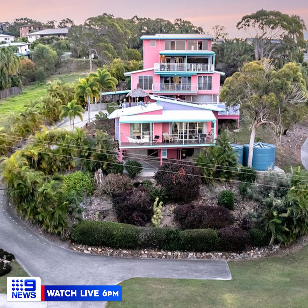 9NewsQueensland's tweet photo. A real-life Aussie Barbie Dreamhouse has hit the market in the Sunshine State, just as the hit flick starring Queenslander Margot Robbie sashays into cinemas! 👱‍♀️🩷💅👙👛🌸

READ MORE: https://t.co/jlzMNAqBWo

#9News https://t.co/tsP8FUWV81