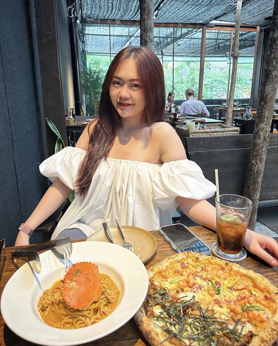 Anh rủ đi ăn nhưng không ngờ lại thành bữa ăn cho nhiều người …