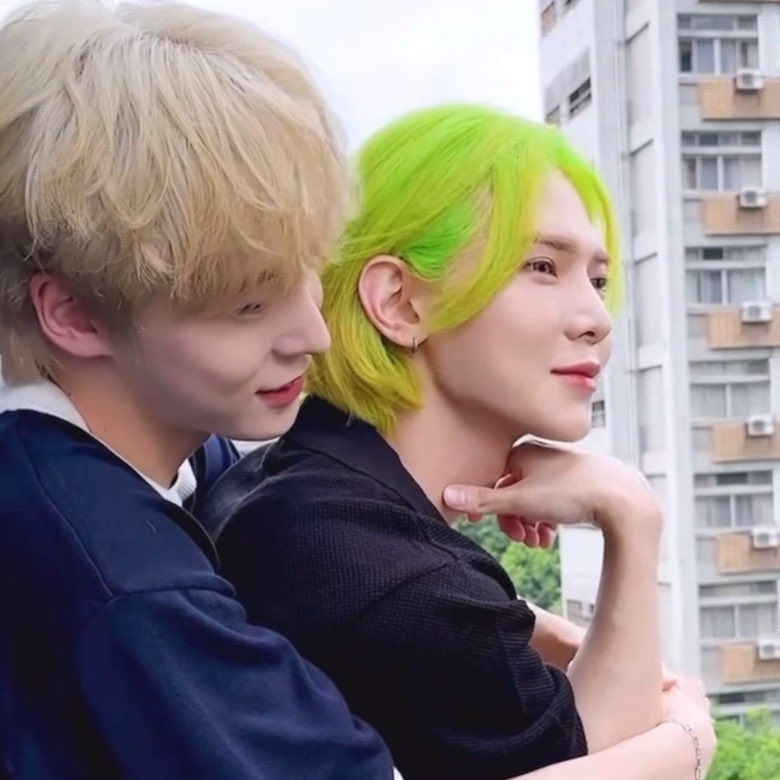 YEOTEEZx's tweet photo. NO STOP IT !!! HELLO THEYRE SO CUTE https://t.co/vjBr3FSGo8