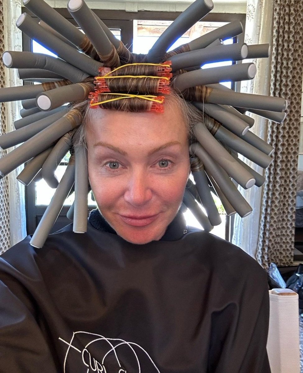 alwaysgo8's tweet image. Portia got a perm🤩

#Portiaderossi
#EllenDeGeneres
#LGBTQ🌈 
#TimeforYourself