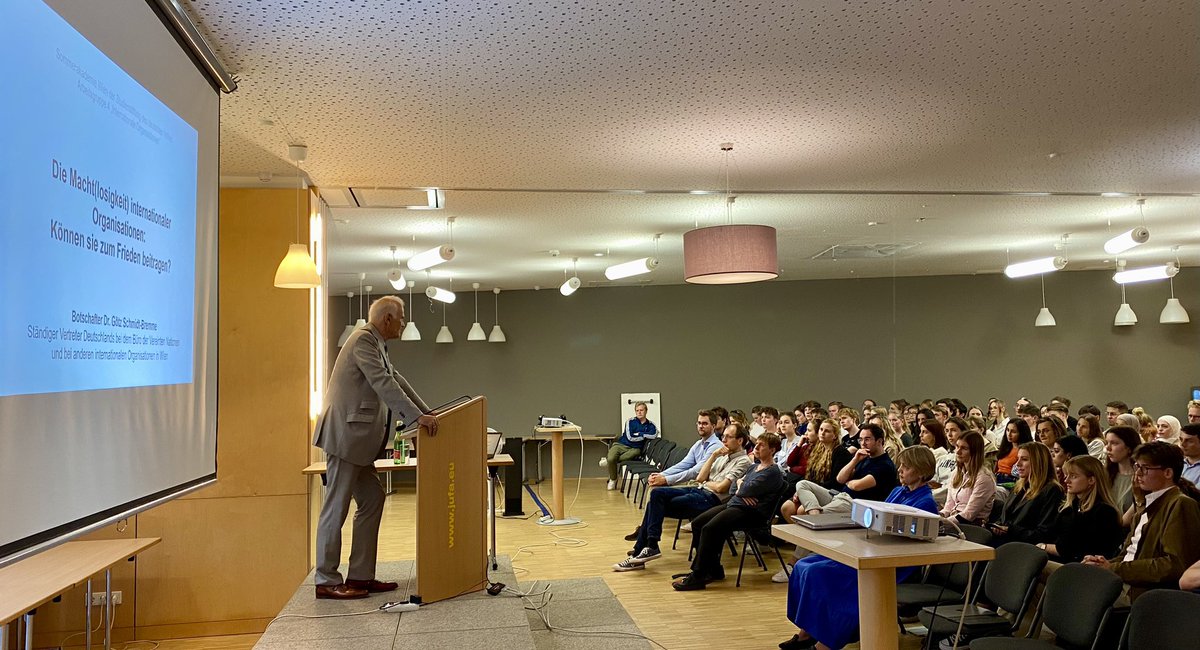 Tim Heinkelmann-Wild (@heinkelmannwild) on Twitter photo Multilateralism today appears to be in severe crisis. Is there still a role for IOs to play?
We had the pleasure to host Ambassador Schmidt-Bremme (<a href="/GermanyUNVienna/">Germany UN Vienna</a>) as part of @vytasjan and my working group at the @Studienstiftungās Vienna Summer Academy last night. Multilateralism today appears to be in severe crisis. Is there still a role for IOs to play?
We had the pleasure to host Ambassador Schmidt-Bremme (<a href="/GermanyUNVienna/">Germany UN Vienna</a>) as part of @vytasjan and my working group at the @Studienstiftungās Vienna Summer Academy last night.