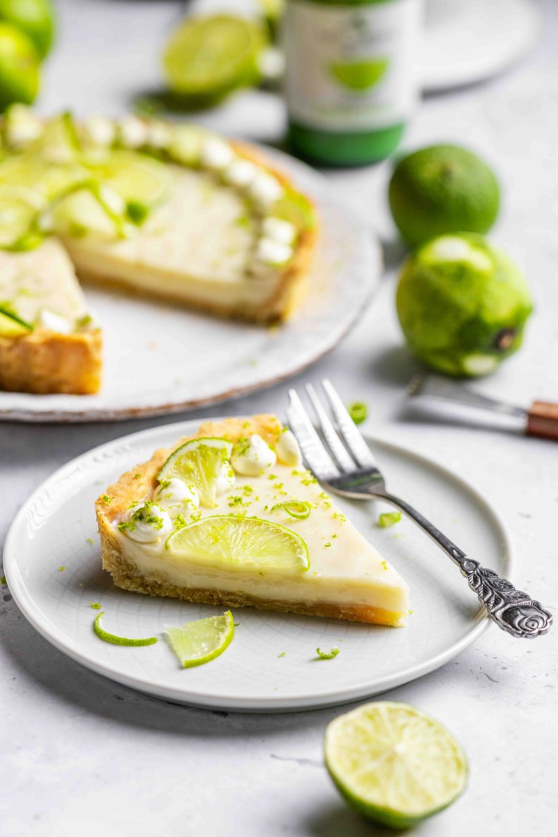 Want to know the key to hosting the perfect BBQ this summer ☀️? Making a stunning showstopper for dessert, just like this Vegan Key Lime Pie 🌱🥧 For the full recipe, including instructions, head to our website, and find our products on Abel & Cole 🙌🏼 #YummyNakedGoodness