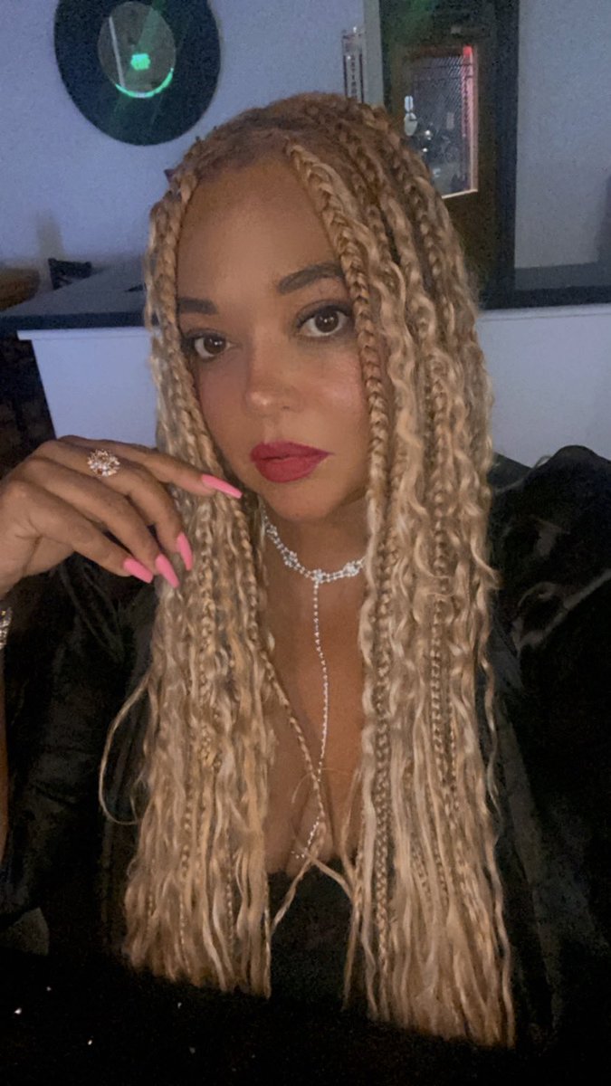 ⚡Unika the Stylist⚡ tweet media