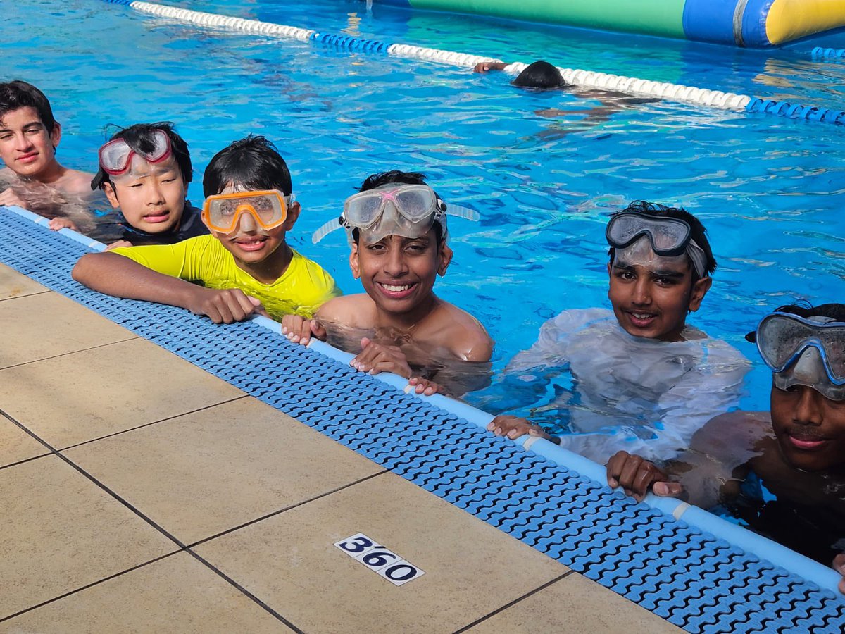WilsonsCoCurric's tweet photo. Water sports update: final day of activities is upon us! Some snaps of yesterday include our second scuba session. https://t.co/VbHrPVukQQ