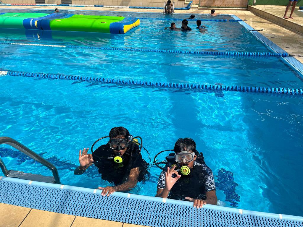 WilsonsCoCurric's tweet photo. Water sports update: final day of activities is upon us! Some snaps of yesterday include our second scuba session. https://t.co/VbHrPVukQQ