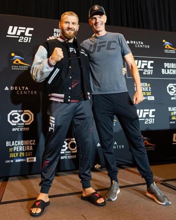 JanBlachowicz's tweet image. I will wear it with pride!
Such a jacket is given only to people who have passed 50 or more negative results on USADA anti-doping tests. 

I believe in clean sport as the way to real success. When I hang up my gloves,