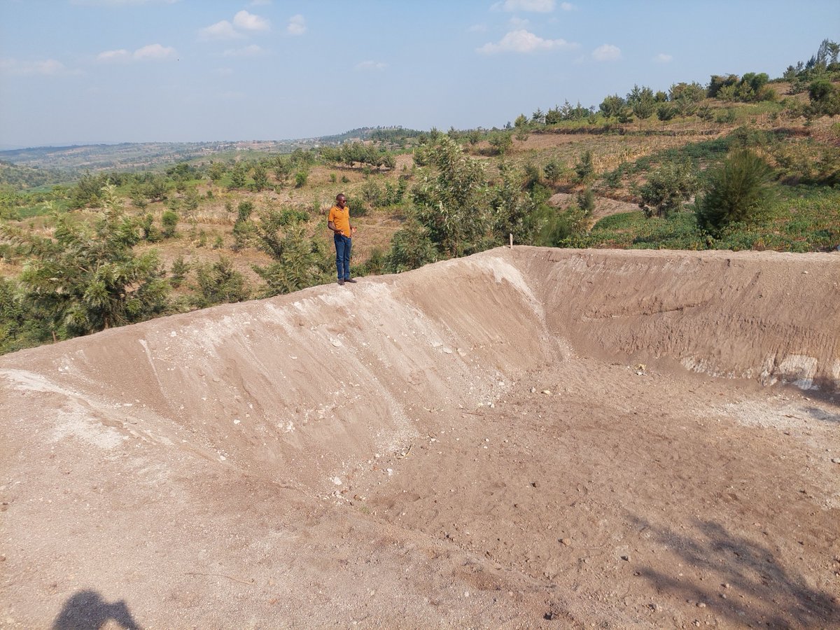 Updates on Climate Smart Agriculture (CSA); On 25.07.23 HollandGreenTech (HGT) handed the GreenHouse over to a delegation of RDIS.
If you're interested to read more, check our website: rdis.org.rw/activities/ong…
#UnitedInMission #Rwanda #Kamonyi #greenhouse #climatechange #crops