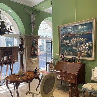VisitFranconia's tweet photo. Vom 24. Juli bis zum 24. August wird #Bamberg zum Anziehungspunkt für #Museumsleute, Sammler:innen und #Kunstfans aus der ganzen Welt: Im bekannten Antiquitätenviertel finden die Bamberger Kunst- und #Antiquitätenwochen statt.
#VisitFranconia #Kunst
https://t.co/l7gLBAQlme https://t.co/YEFdzsuPYc