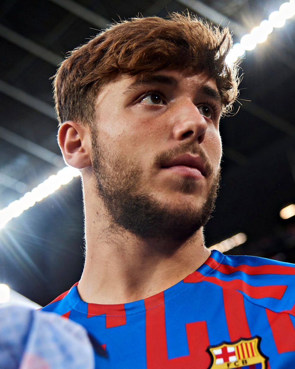 B24PT's tweet photo. Acordo fechado: Nico é reforço do Porto em definitivo por 8M€, informa @FabrizioRomano

Barcelona fica 40% de futura venda e cláusula de recompra. https://t.co/ndhkw9S0Mq