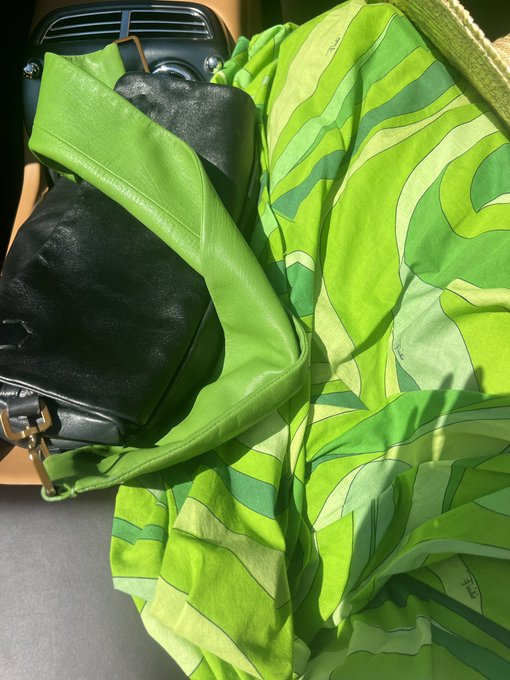 a last minute getaway to the south of france - i love it and it loves me https://t.co/W952l3H3qn