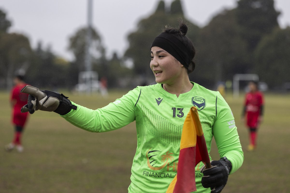 UNHCR_AusNZPac's tweet photo. @AfghanWnt captain &amp; goalkeeper @fatiyousufi shares how the lifeline of football has helped her find hope in her new life in Melbourne, Australia after fleeing Afghanistan in 2021. Read her full story here: https://t.co/KjUhZXd4v7 #UniteForPeace @Refugees https://t.co/ahJB1kZa3w