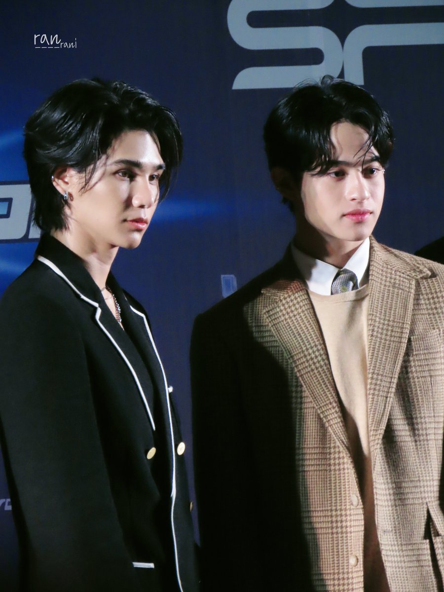ran____rani's tweet photo. 몇달전인데 되게 아득한 느낌

20230304 #2023YEvolution #YEvolution
#YEvolutionXJeffBarcode
#JeffBarcode #JeffSatur #BarcodeTin https://t.co/3ntsvY88OT