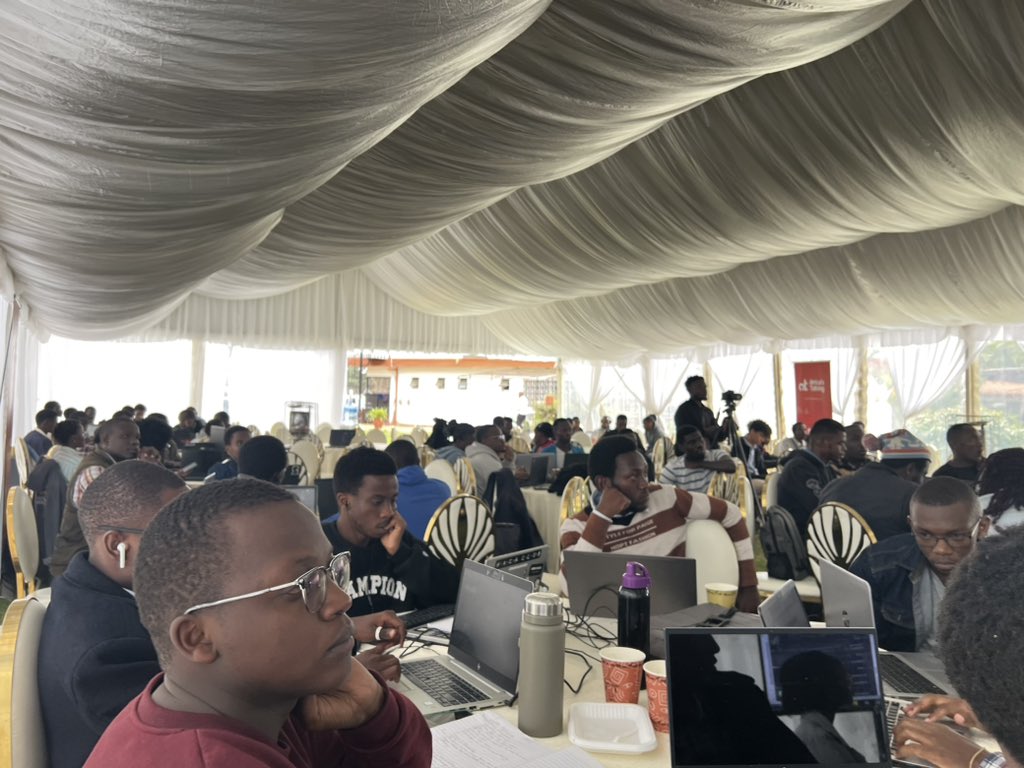 m_k_global's tweet photo. It is a full house here at @Africastalking #Payment #Hackathon #Devs #WeloveNerds #BuildwithAT https://t.co/MwyCfI9X7c