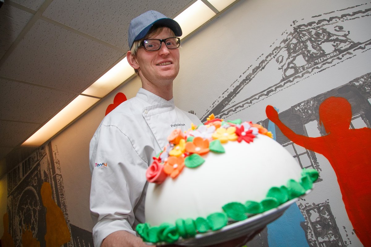 Ik hoop wel dat iedereen zijn kop houdt dat ik haar geheime recept gedeeld heb. Maar er komt volgende week vast weer een geheim recept van mijn Italiaanse omaatje mijn kant uit. liwwadders.nl/rustieke-tomat…