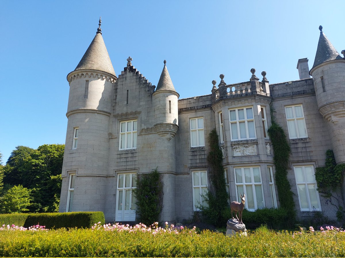 CharlotteF_19's tweet photo. A lovely visit to @Balmoral_Castle yesterday. Another ✔️ off the kids' bucket list on our #scottishadventure Thanks for having us 😊 https://t.co/cki8cdkC77