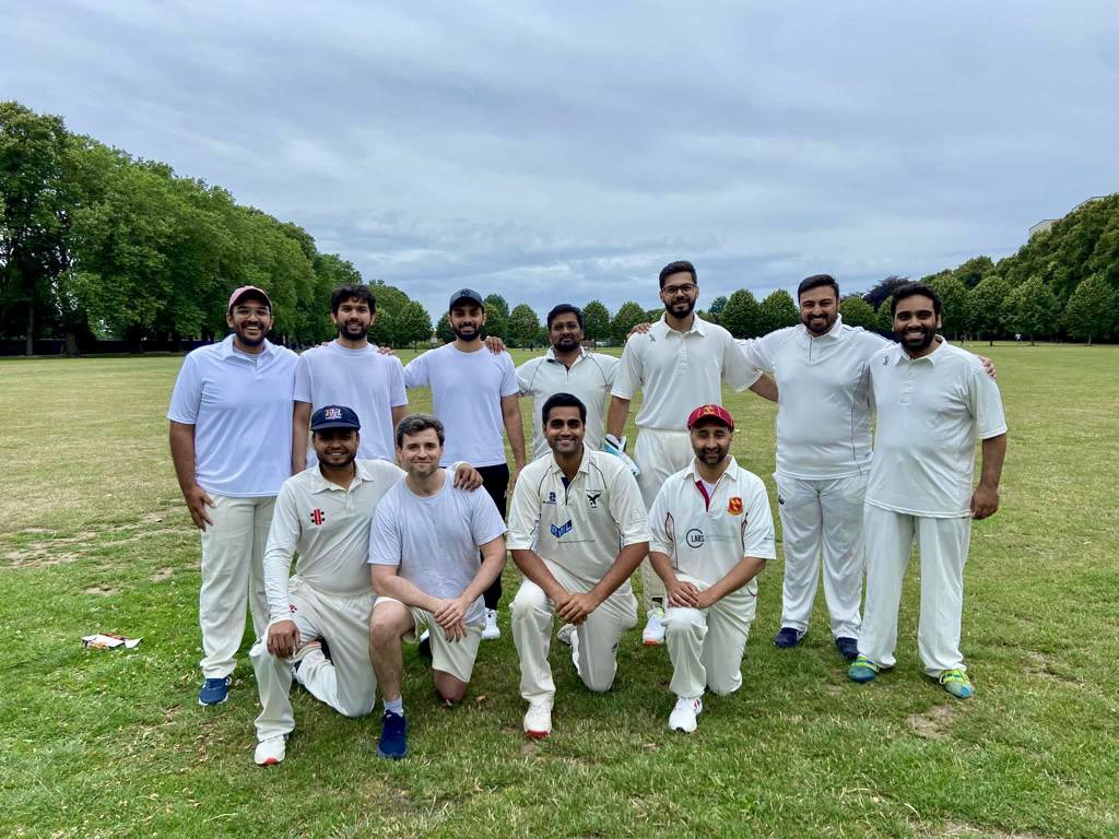 Mushfiq_16's tweet photo. @BHRUT_NHS T20 cricket post work. Lovely day out 🙂 https://t.co/pulrybwybv