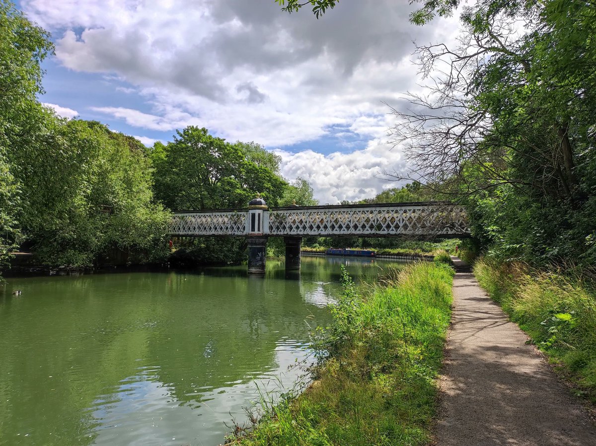 ContoursHoliday's tweet image. The Thames Path National Trail is an excellent route for those looking for a gentle amble with lovely views and insightful history. Thanks to Gesche Henningsen for sharing these pics from their Contours Holiday! 🤗

Check out our Thames Path tours here: buff.ly/3OQ64LD