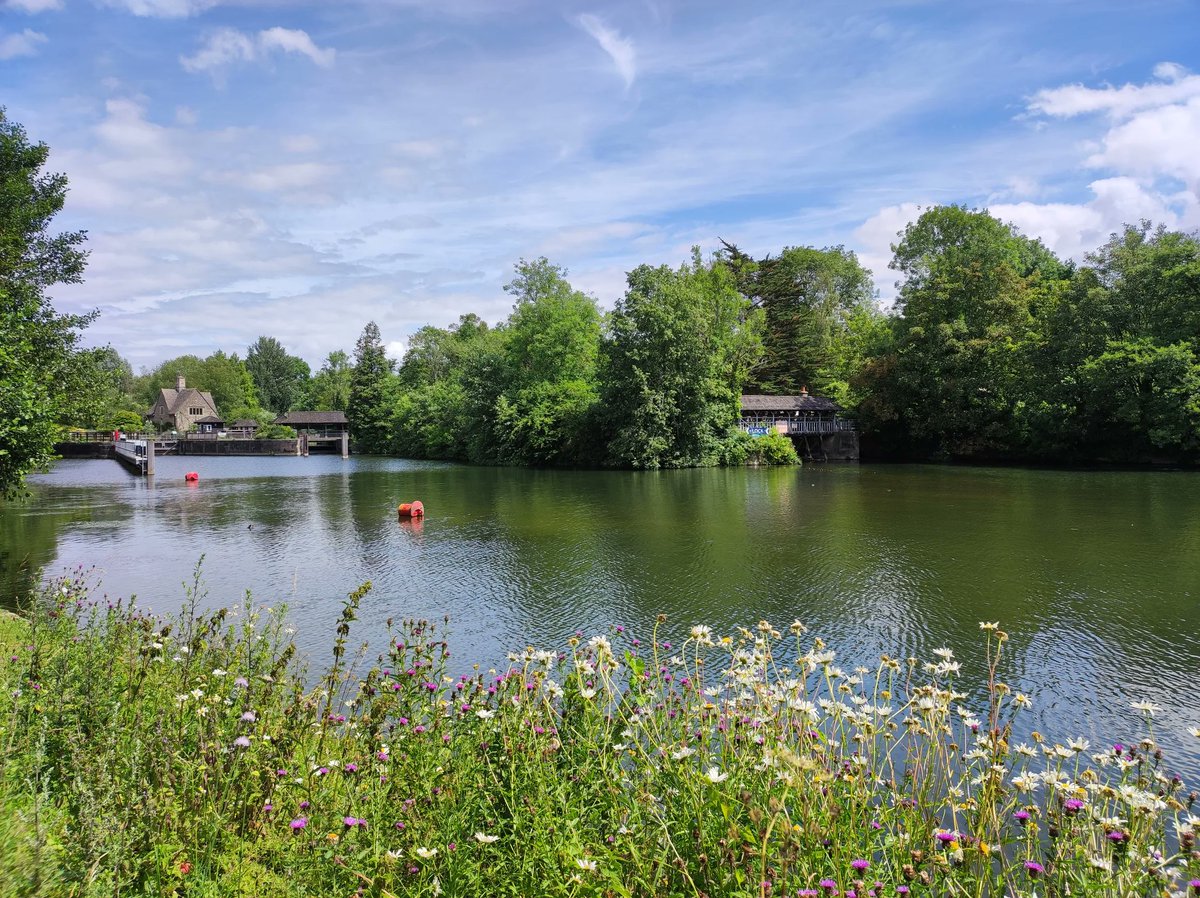 ContoursHoliday's tweet image. The Thames Path National Trail is an excellent route for those looking for a gentle amble with lovely views and insightful history. Thanks to Gesche Henningsen for sharing these pics from their Contours Holiday! 🤗

Check out our Thames Path tours here: buff.ly/3OQ64LD