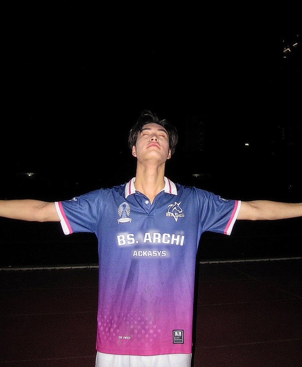 Takogemm's tweet photo. GABRIEL NICHOLAS |
- BS Architecture
- Varsity ng Soccer
- Can literally play any sport
- ACADEMIC ACHIEVER
- Born in January 1 2005 [12:00 am]
- 19yo https://t.co/6AkP9UifHr
