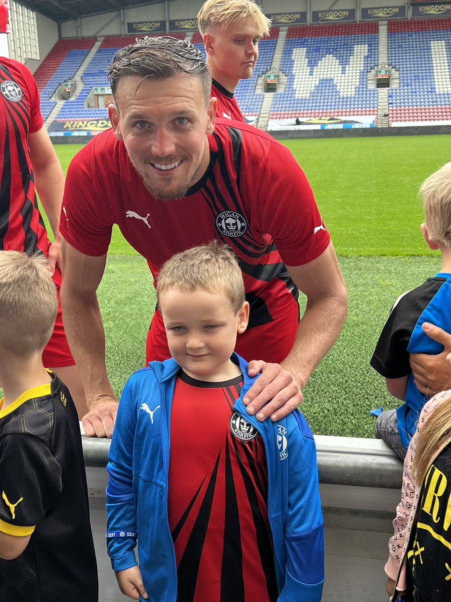 nick_whitty's tweet photo. @LaticsOfficial Thank you for a great day Charlie loved meeting his favourite player. https://t.co/nGaPyG0Cjx