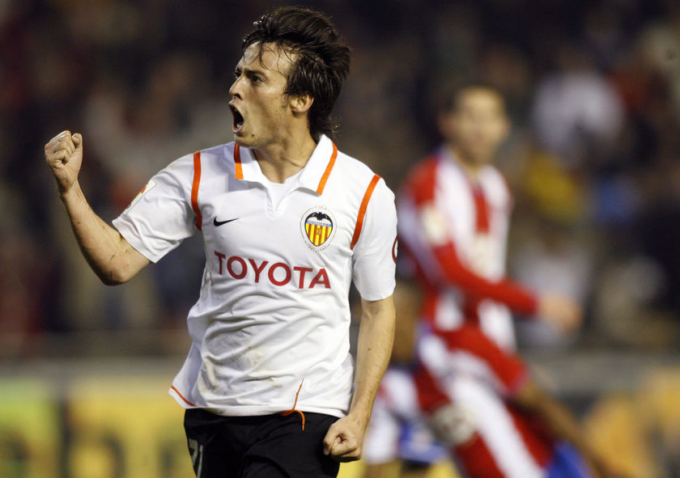 valenciacf's tweet photo. ¡Gracias por tanto, mago @21LVA! 🎩

El @valenciacf y #Mestalla siempre serán tu casa

Es un orgullo que seas parte de nuestra historia 🦇 https://t.co/TWu8mnXuhj