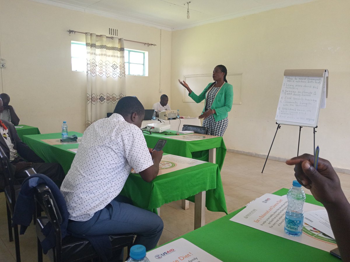 VioletOmbaka's tweet photo. Presenting on Climate smart technologies favouring agriculture production during food security and nutrition training. @wopaorg https://t.co/gek3dntI5a