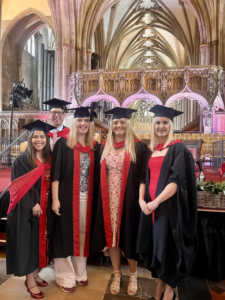 So proud to have graduated alongside these fantastic people <a href="/GWH_NHS/">Great Western Hospitals NHS Foundation Trust</a> 2023 UWE Advanced Practice Graduates 🎉👏 <a href="/jonesyb999/">jonesy</a> #gwh #advancedpractice #ahps #ivedoneit <a href="/UWEBristol/">UWE Bristol</a>