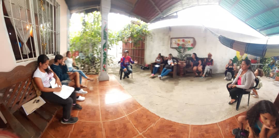 #MaduroSíVa
Reunión de planificacion con el coordinador de Somos Venezuela Richard Guerrero y la brigada SOMOS  VENEZUELA de San Miguel Arcángel.💪🏼🤝 JUNTOS SOMOS MAS .