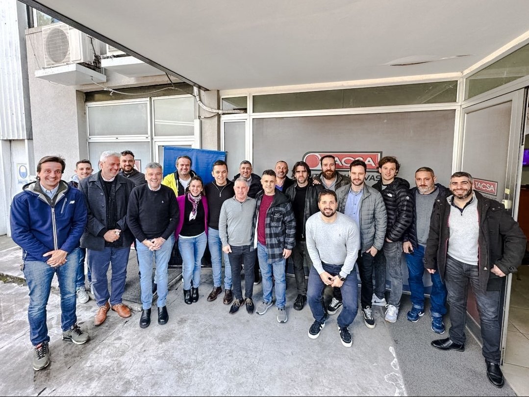 JuanZabaletaOK's tweet photo. Nos reunimos en TACSA con la comisión de la Unión Industrial de Hurlingham y empresarios pymes del distrito.

Valoramos el compromiso compartido con la ampliación del Parque Industrial Municipal, para fortalecer las industrias y generar oportunidades laborales.

#SiempreAcá ❤️ https://t.co/7IqacQ8KrD