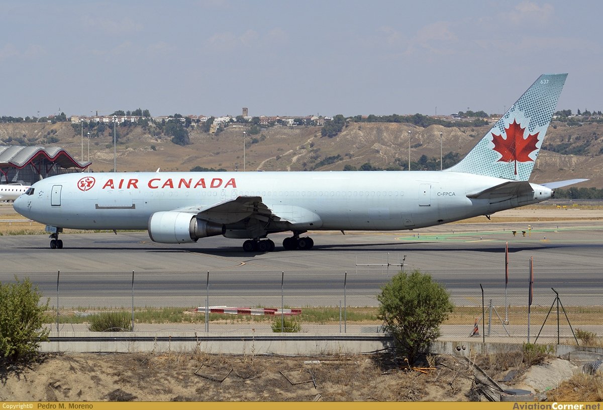 pedrospotter's tweet photo. #BuenasMediodias recién aterrizado 🛬 en los #hangares de mi #coleccion de #maquetas
Modelo #Interactive #series
✈️
#JCWings
1/200
Ref.: XX20233C
#Boeing #B767 #BCF (C-FPCA) #AirCanadaCargo @AirCanada
✈️
#scalemodelstore #diecast #miniaturas #Diecast #planes #modelismo #spotter https://t.co/vOuxV0tGoL