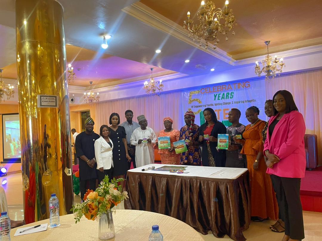 Step_Up_Nigeria's tweet image. See the official unveiling of our Integrity Board game!🎉

#StepUpNigeriaAt5 #Reportlaunch #5yearsofimpact