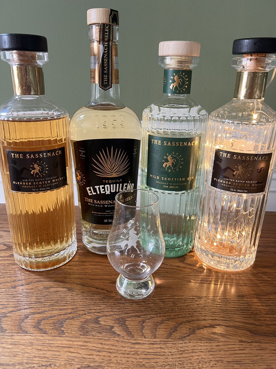 After a delivery work around😉, the gin is finally here!🎉 It was worth the wait! Delicious! Looking forward to the event in NYC! <a href="/SassenachSpirit/">Sassenach Spirits</a> <a href="/SamHeughan/">Sam Heughan</a> <a href="/RealAlexNorouzi/">Alex Norouzi</a>